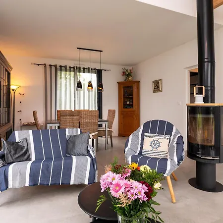 Maison Bord De *
